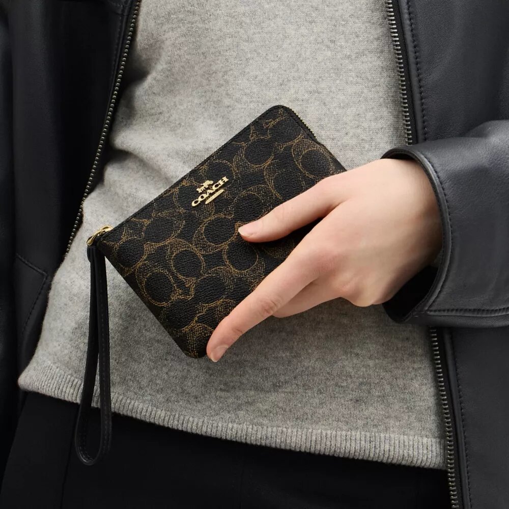 Corner Zip Wristlet in Loved Signature Canvas
