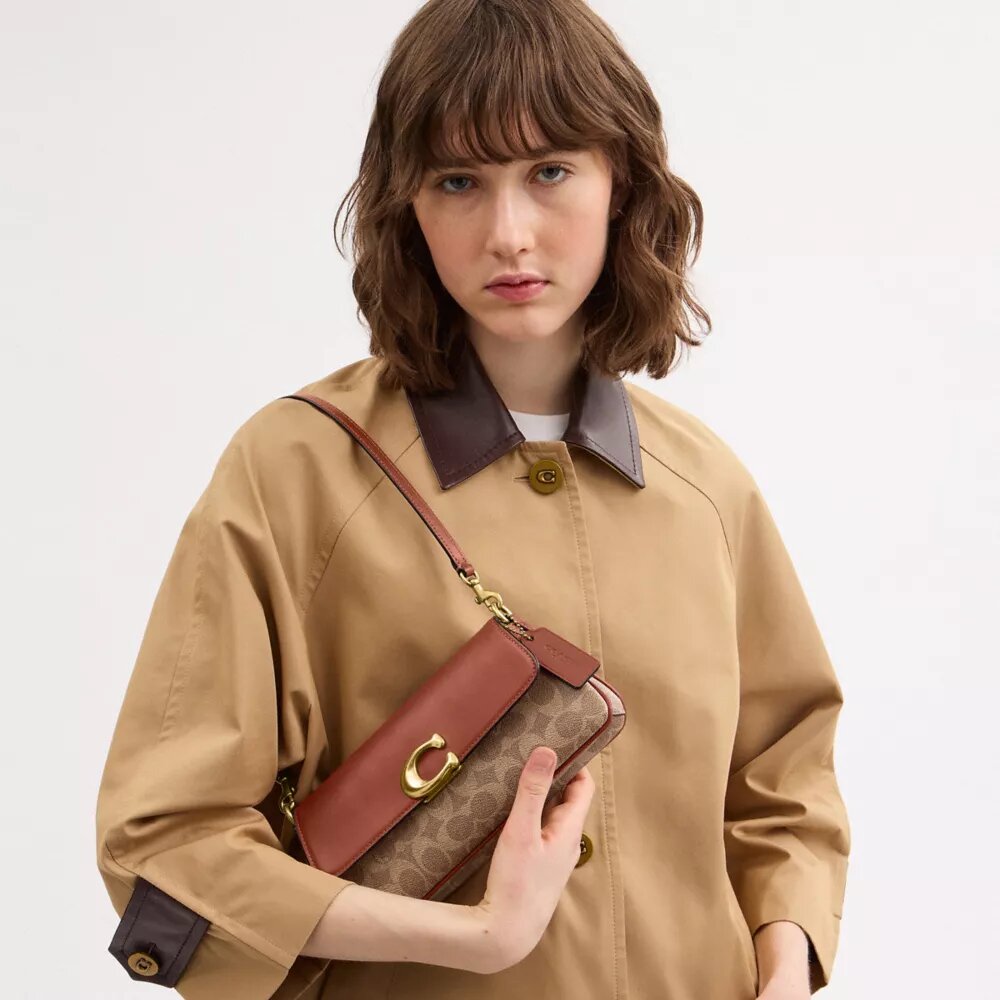 Jet Shoulder Bag in Signature Canvas