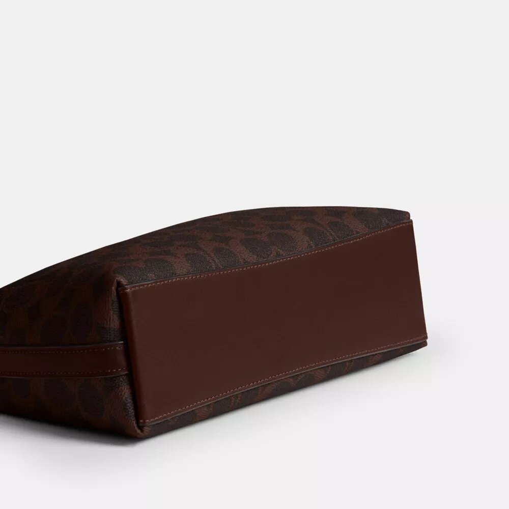Juliet Shoulder Bag 25 in Signature Canvas