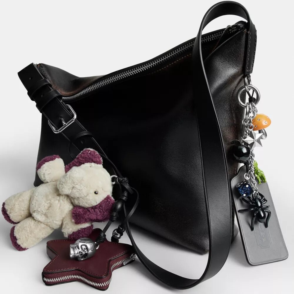 Mott Messenger Bag 38 in Loved Leather with Charms