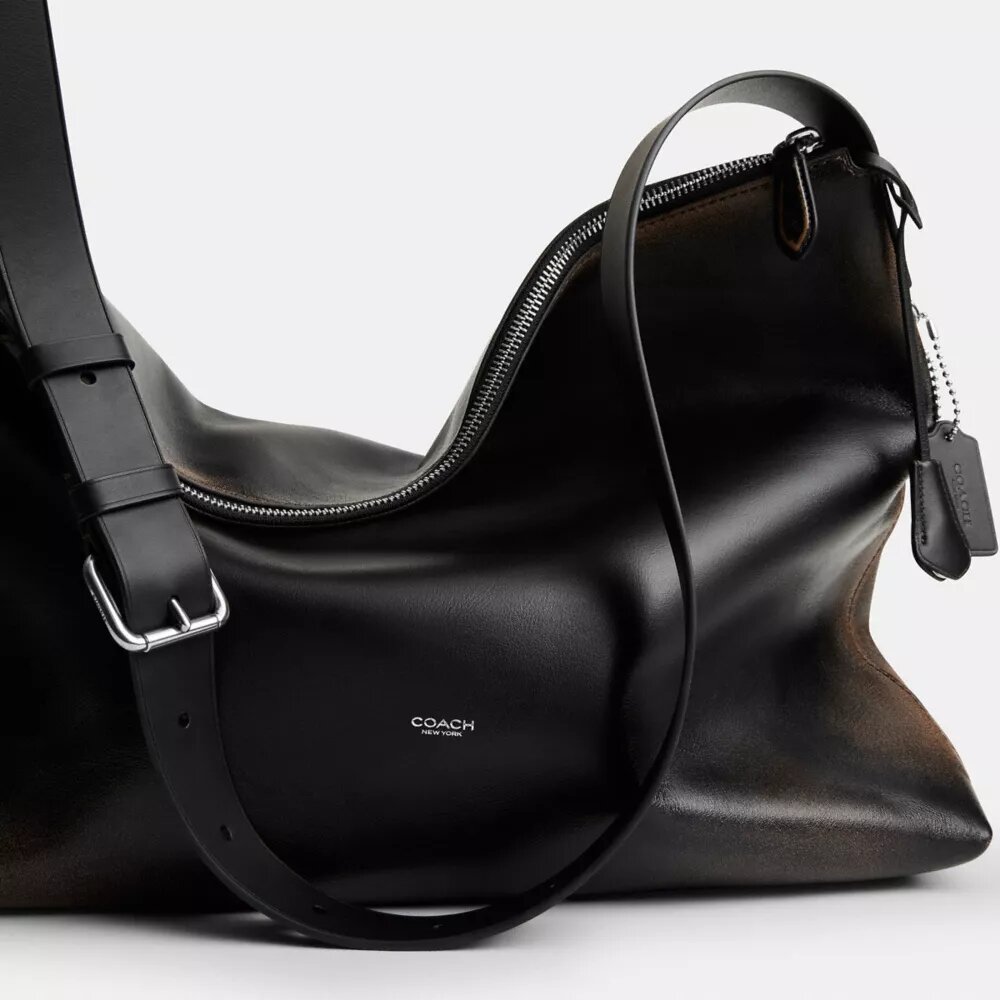 Mott Messenger Bag in Loved Leather