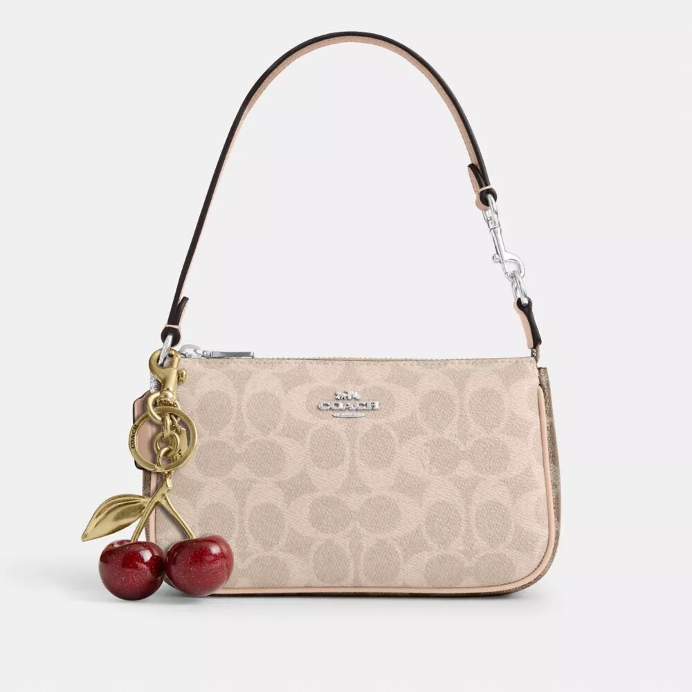 Nolita 19 in Blocked Signature Canvas