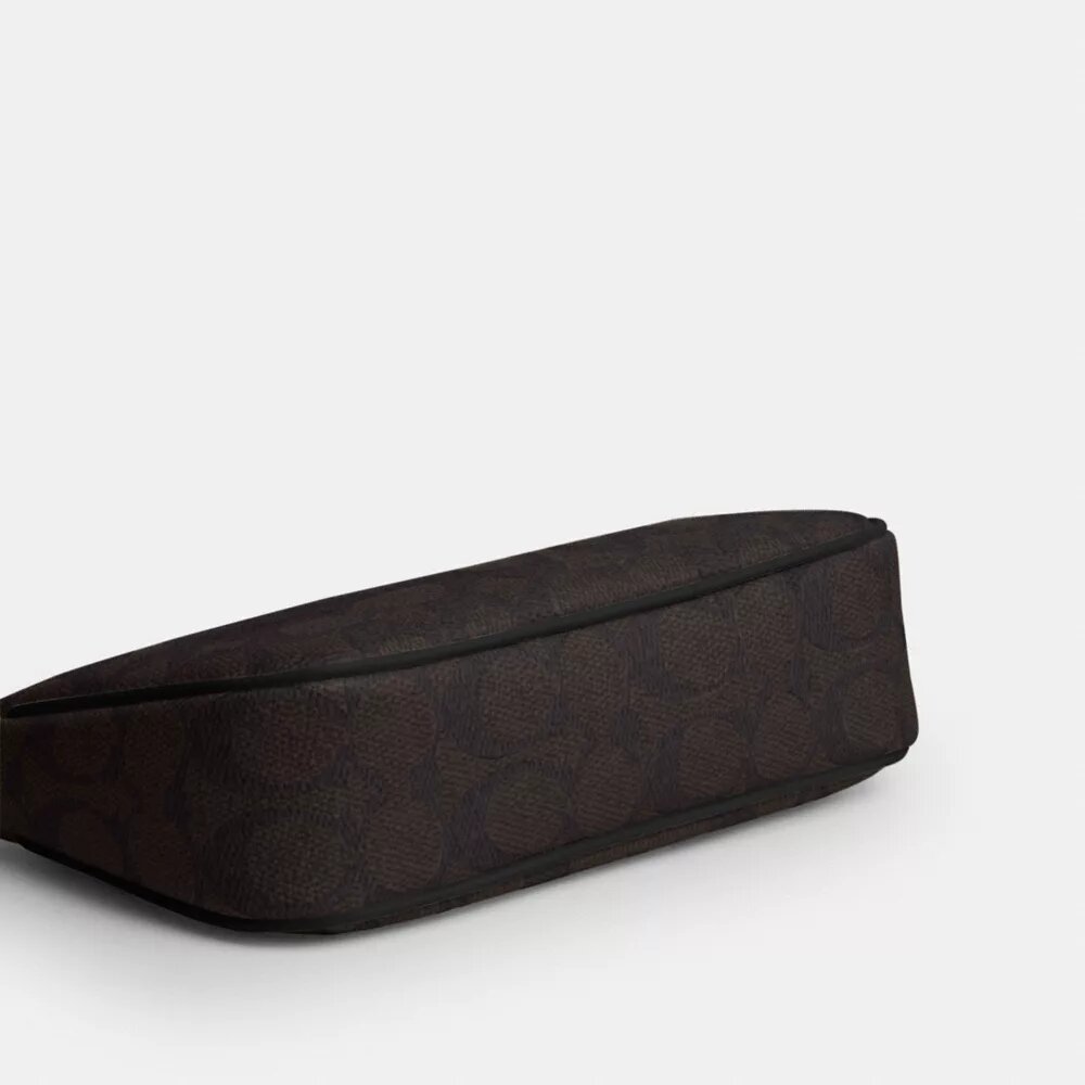 Nolita 19 in Signature Canvas