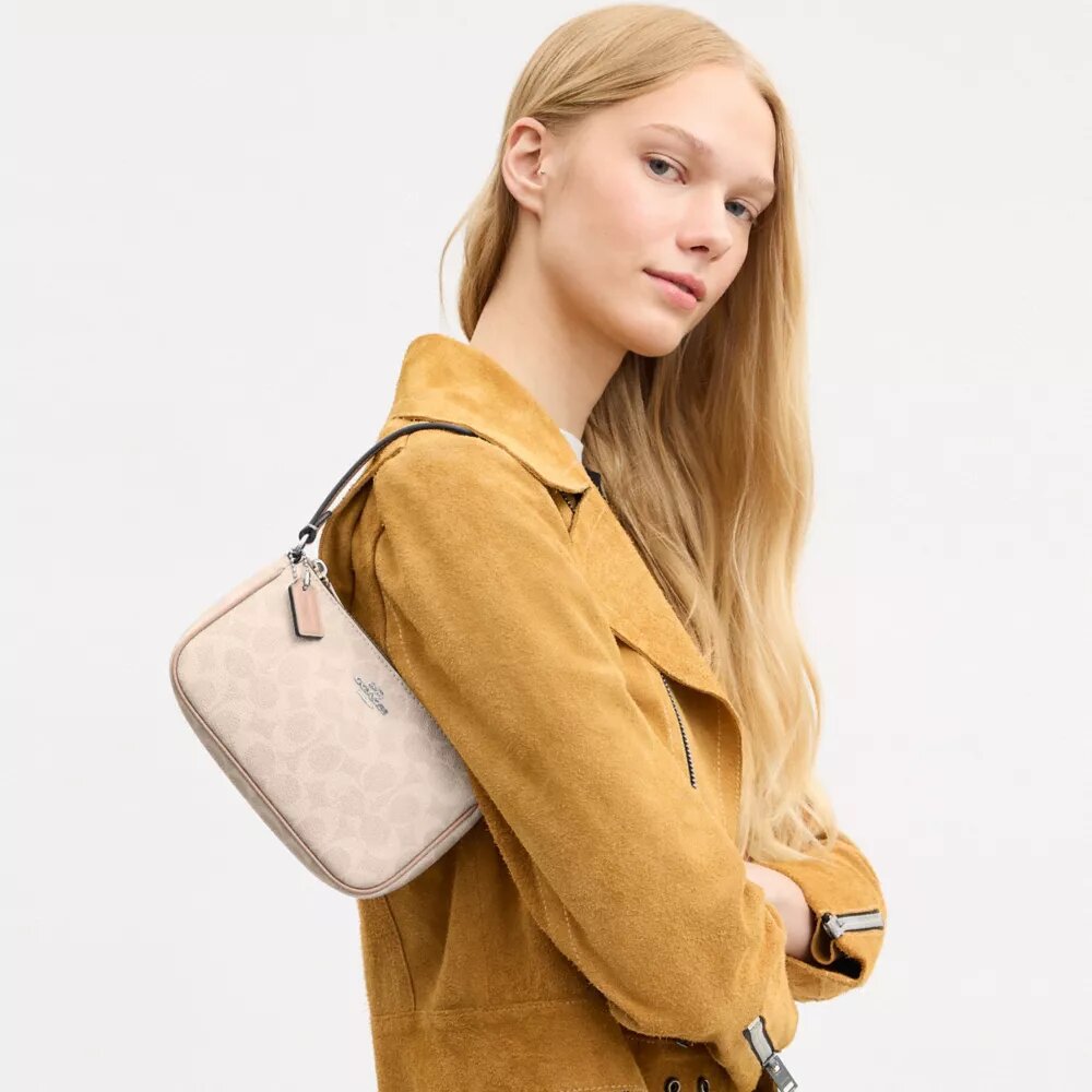 Nolita 19 in Signature Canvas