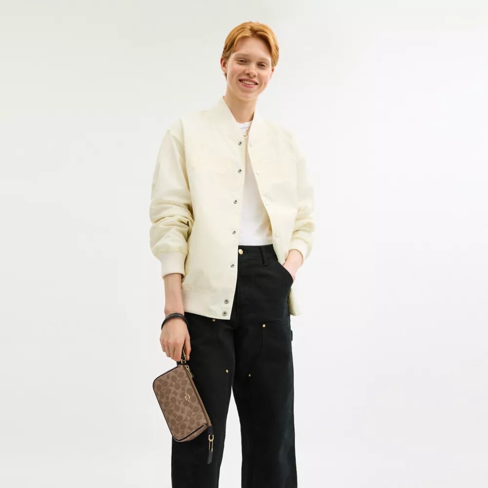 Nolita 19 in Signature Canvas