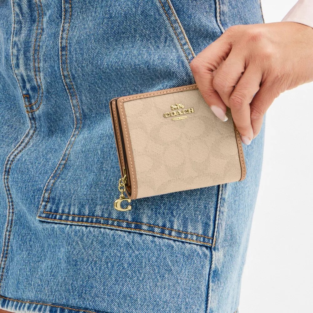 Snap Wallet with Signature Canvas